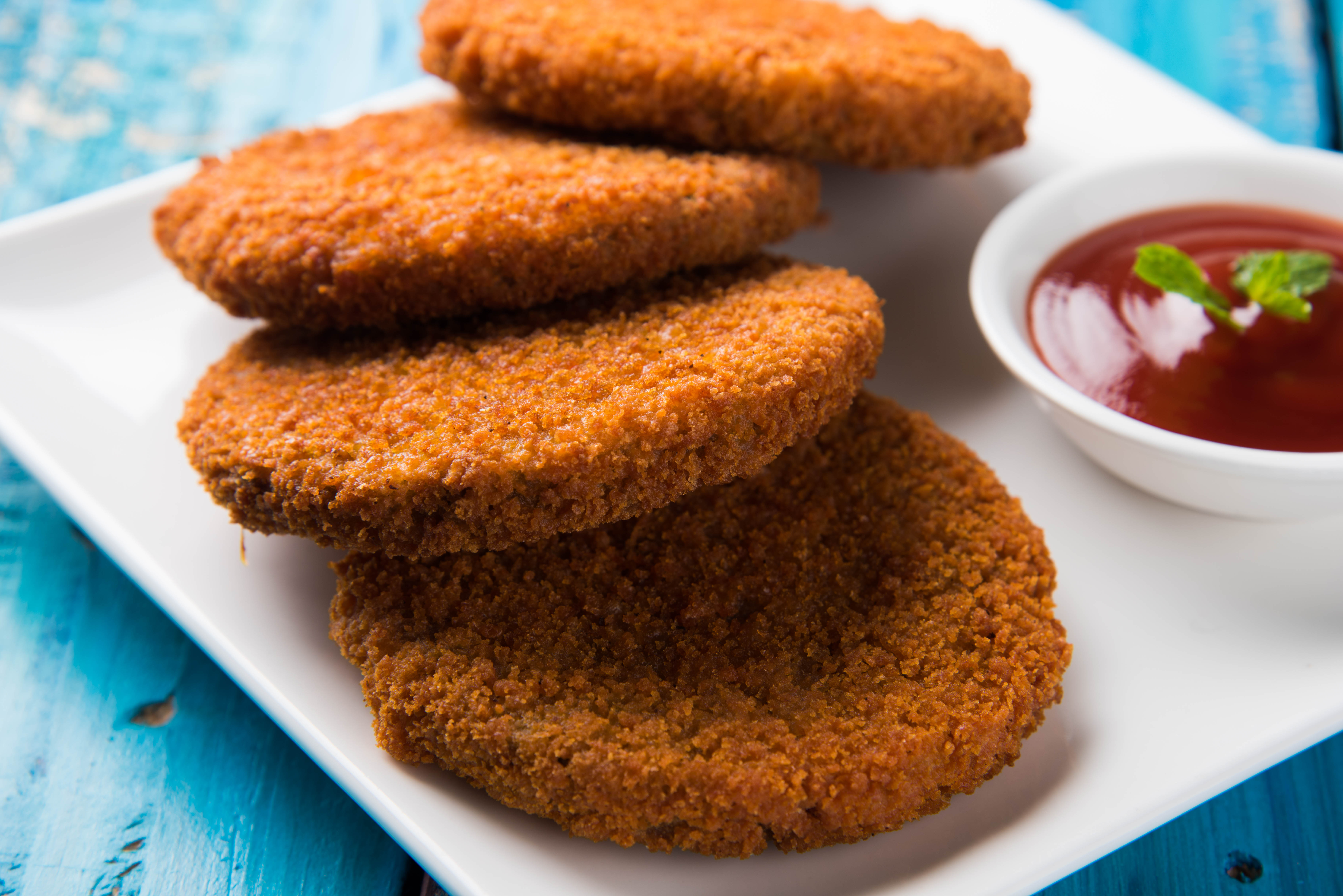 Read more about the article <strong>Aloo Tikki An Indian Delicacy, Loved By Everyone</strong>